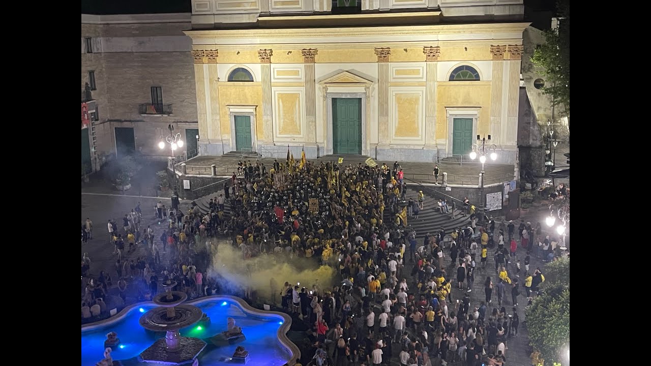Archibugieri Senatore -Festeggiamenti in piazza Duomo per la vittoria della XX Pergamena Bianca 2023