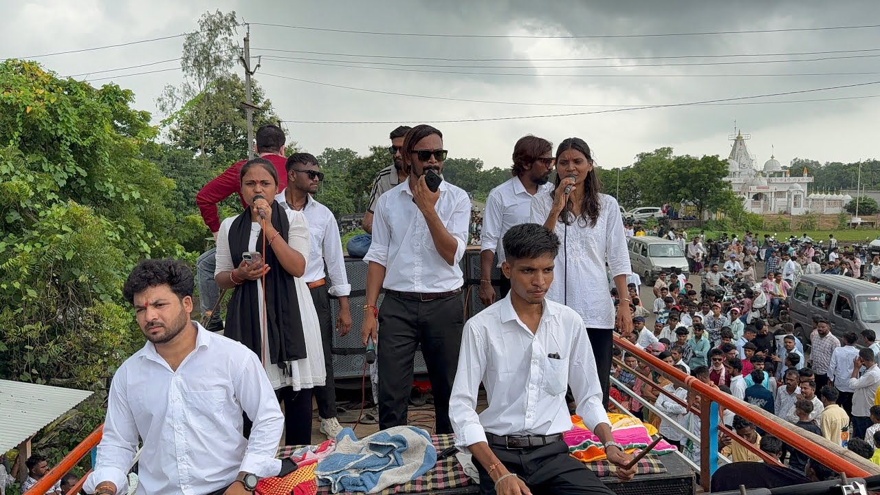 ऐक ज चाले आदिवासी चाले फुल धसमका 😱हाइवे जाम कर दिया😱At Vankal 9/8/2025