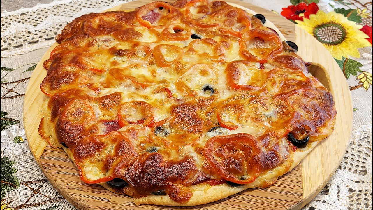 O rețetă simplă de Pizza cu Salam și Cașcaval | Gătim cu Mama