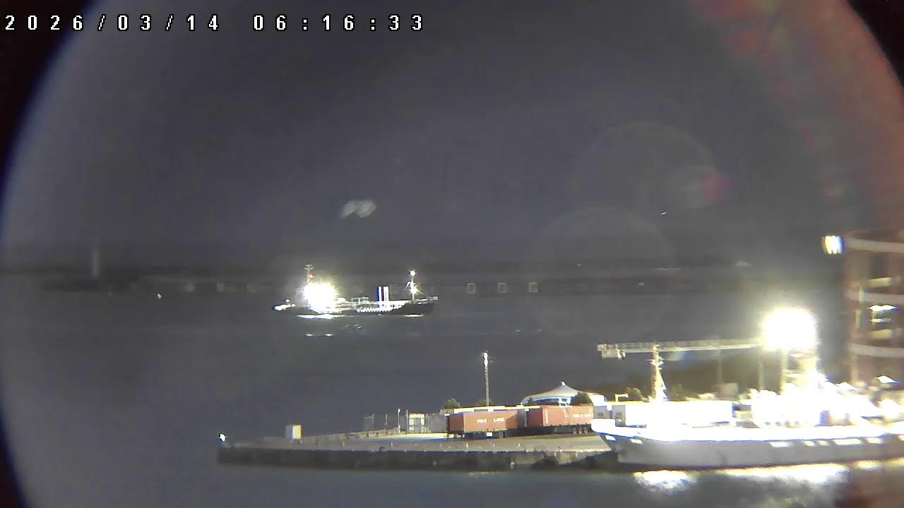 アジアの十字路那覇港・ いち文字方面🔷🛥️【LIVE】沖縄ライブカメラ 那覇新港  新港入口　NAHA Port OKINAWA