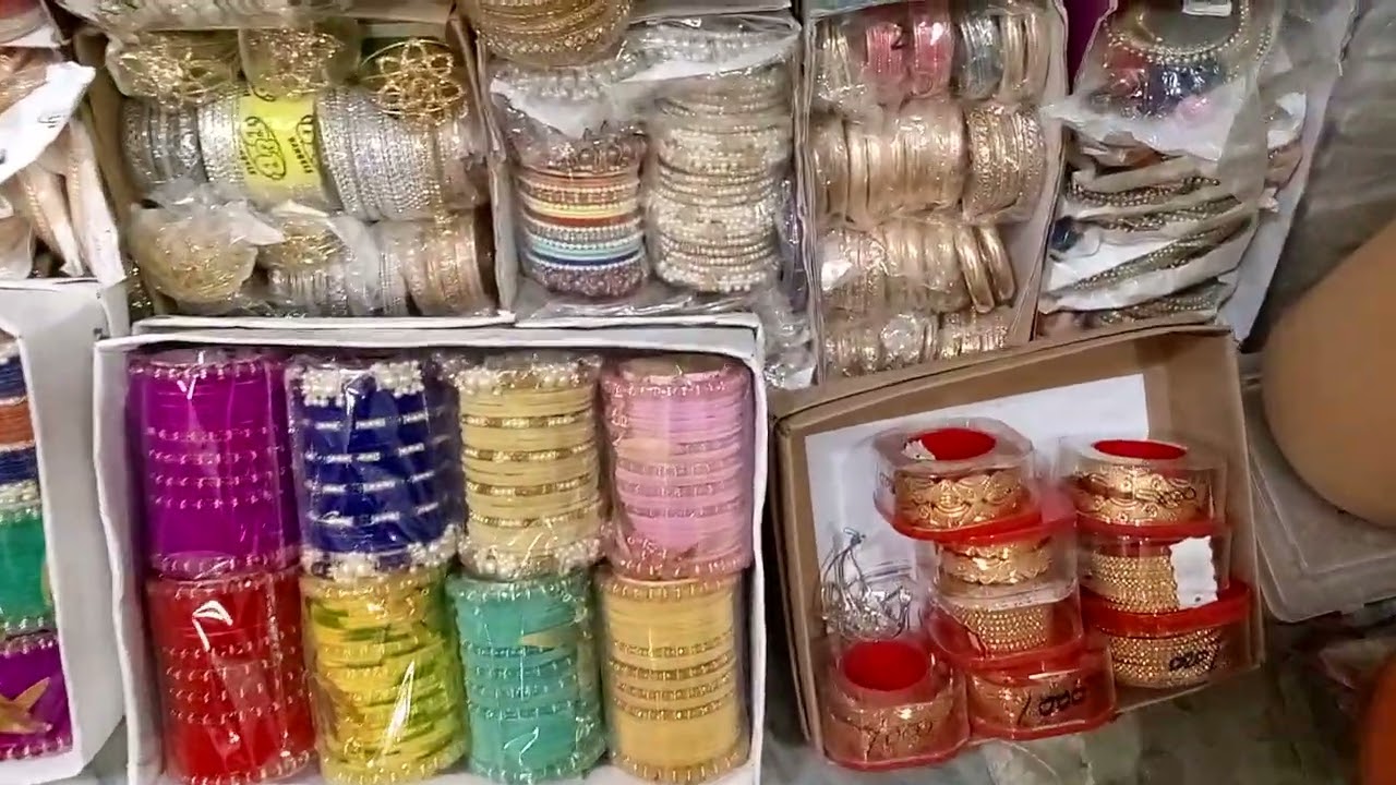 Abid Julie Badi jabardast aur sasta Saman iske pass Mil jata hai Kisi ko chahie to use le jao bhai