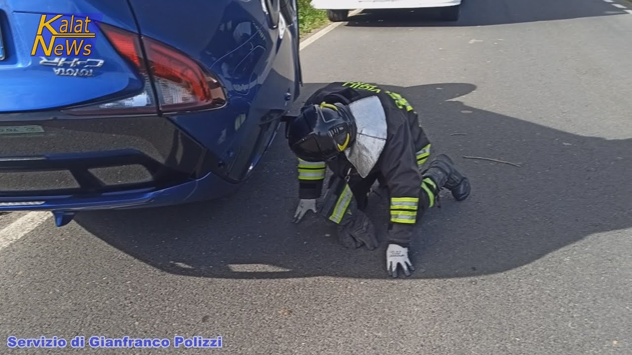 Grammichele, incidente stradale autonomo al Km 28+500 Toyota C hr ibrida si ribalta con 2 persone