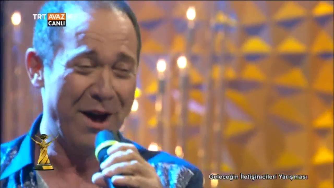 Eğilmez Başın Gibi Gökler Bulutlu Efem - Sümer Ezgü - TRT Avaz