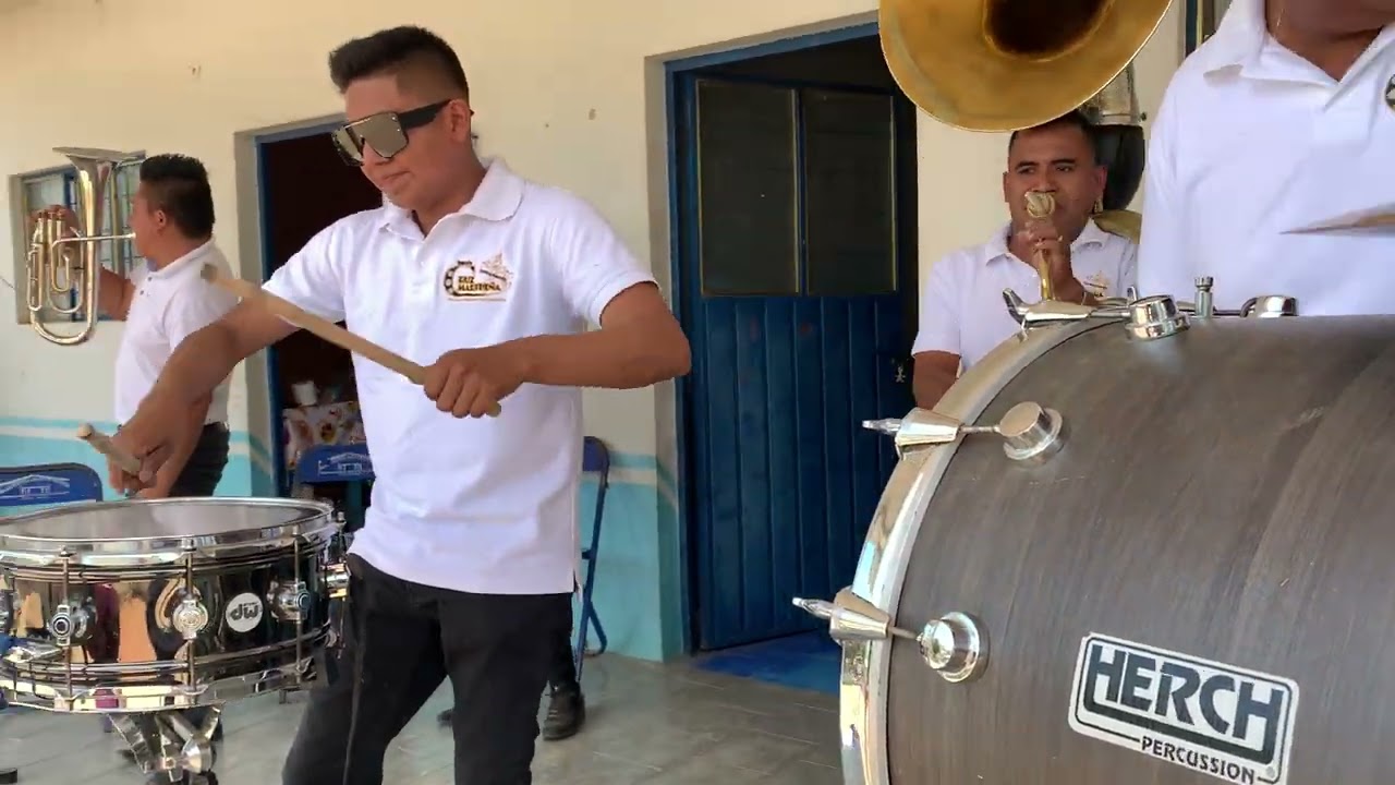 Banda Cruz Martheña - El Barco Chilena