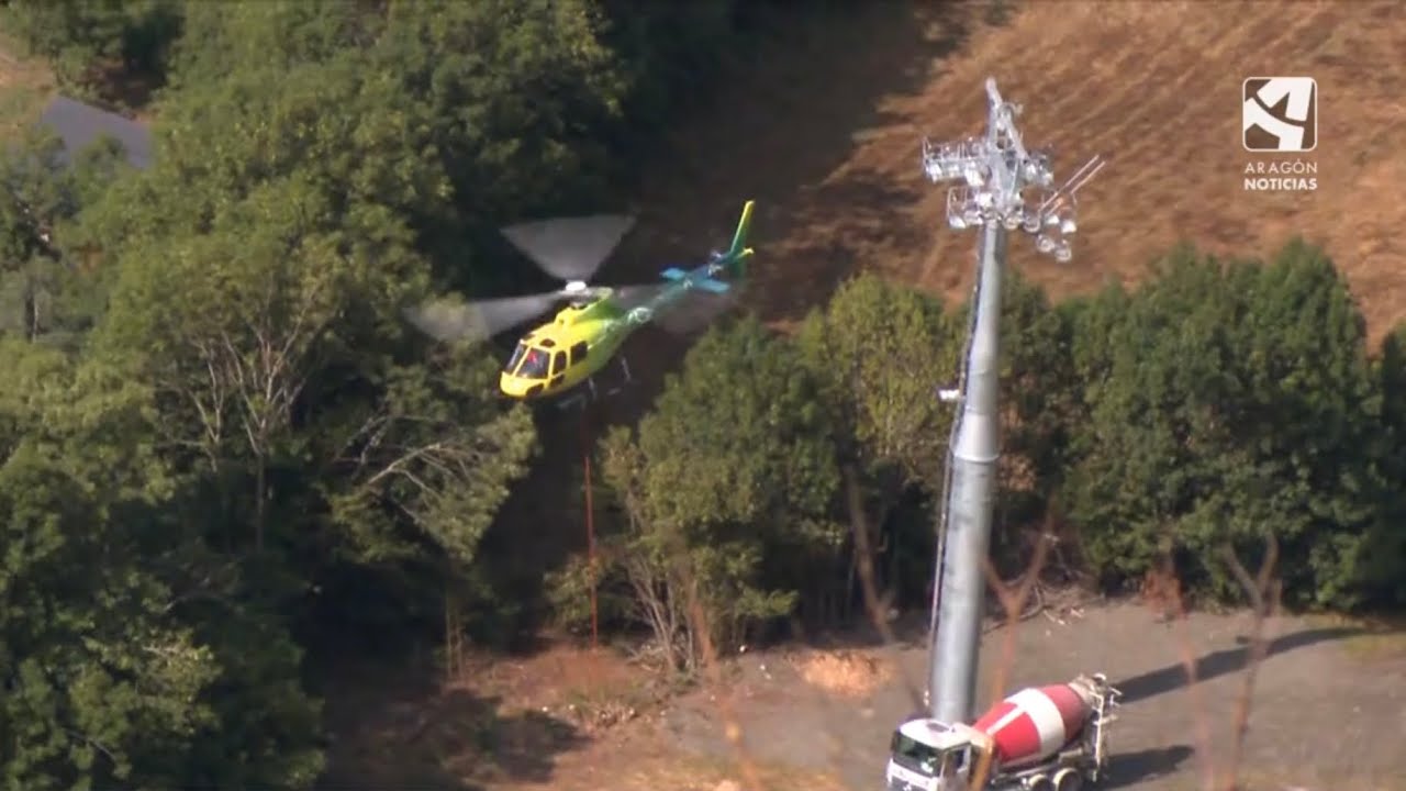 Telecabina Benasque cerler trabajos del helic&oacute;ptero (as350 b3) Air Lama Helicopters 
