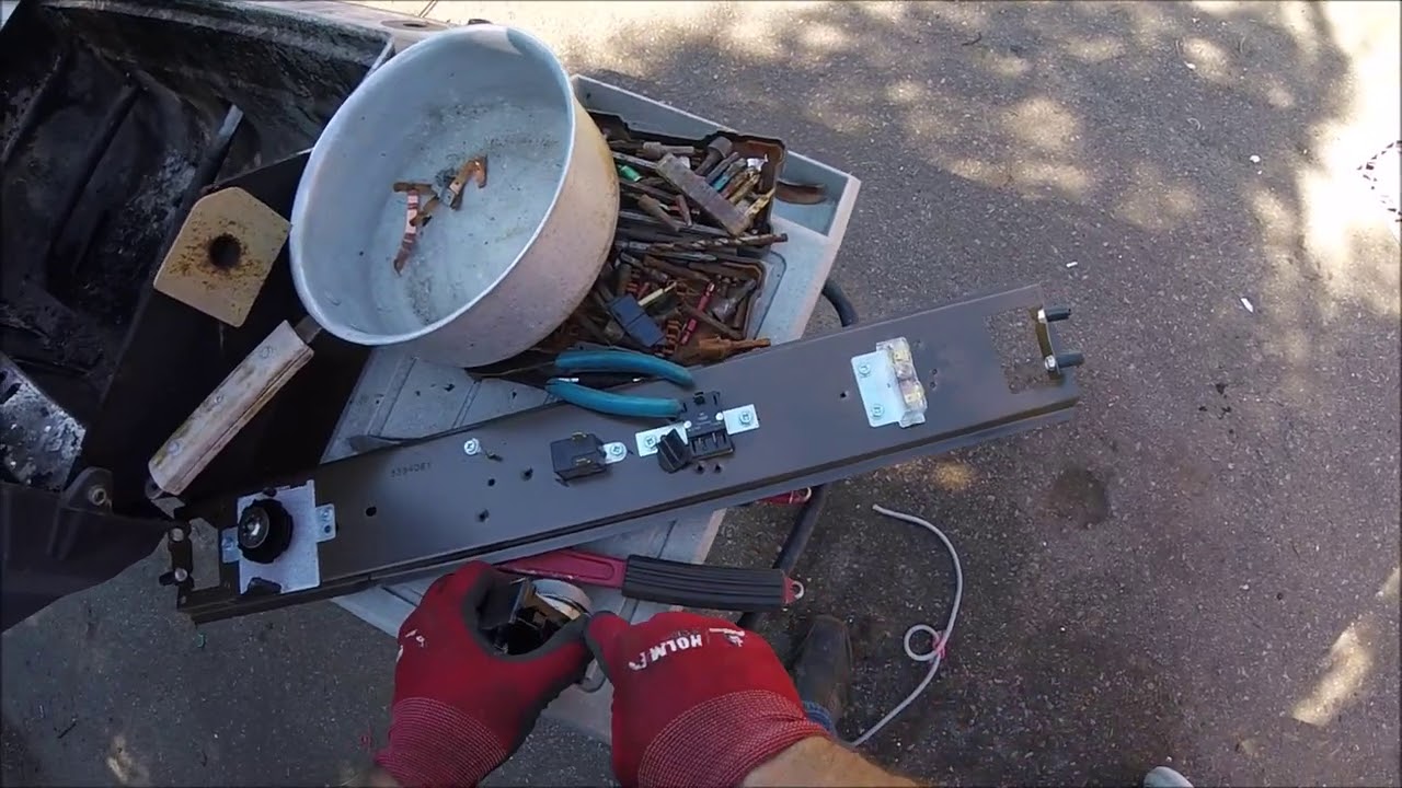 Scrapping More Stuff & Filling My Bin