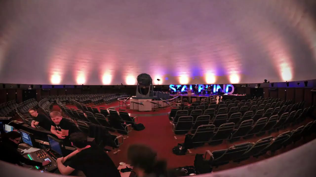 Staubkind im Zeiss Planetarium Jena - Aufbau im Zeitraffer