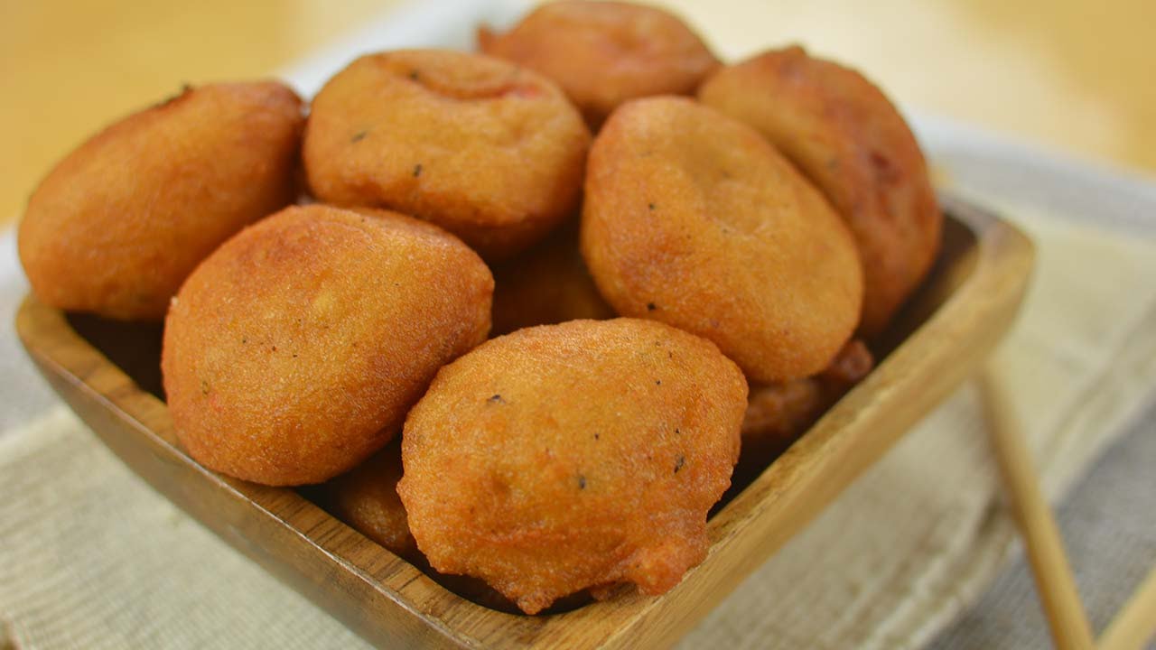 How To Make Nigerian Akara (Black Eyed Peas Fritters, Acaraje or Koose) - Chef Lola's Kitchen