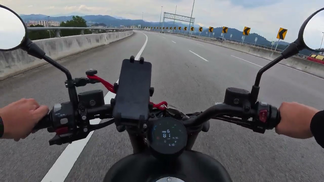QJ Motor SRV250 AMT SUKE-DUKE ride ft Vespa Sprint150
