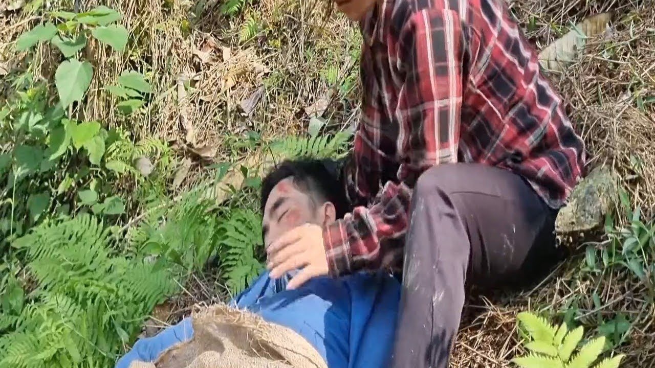 A Poor Single Girl Risks Her Life to Protect a Kind-Hearted Engineer
