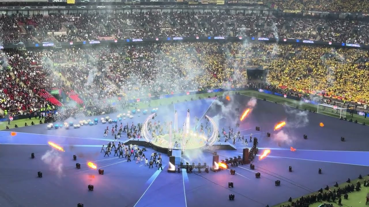 (4K) Lenny Kravitz - Full Champions League Final performance at Wembley Stadium - Fan View