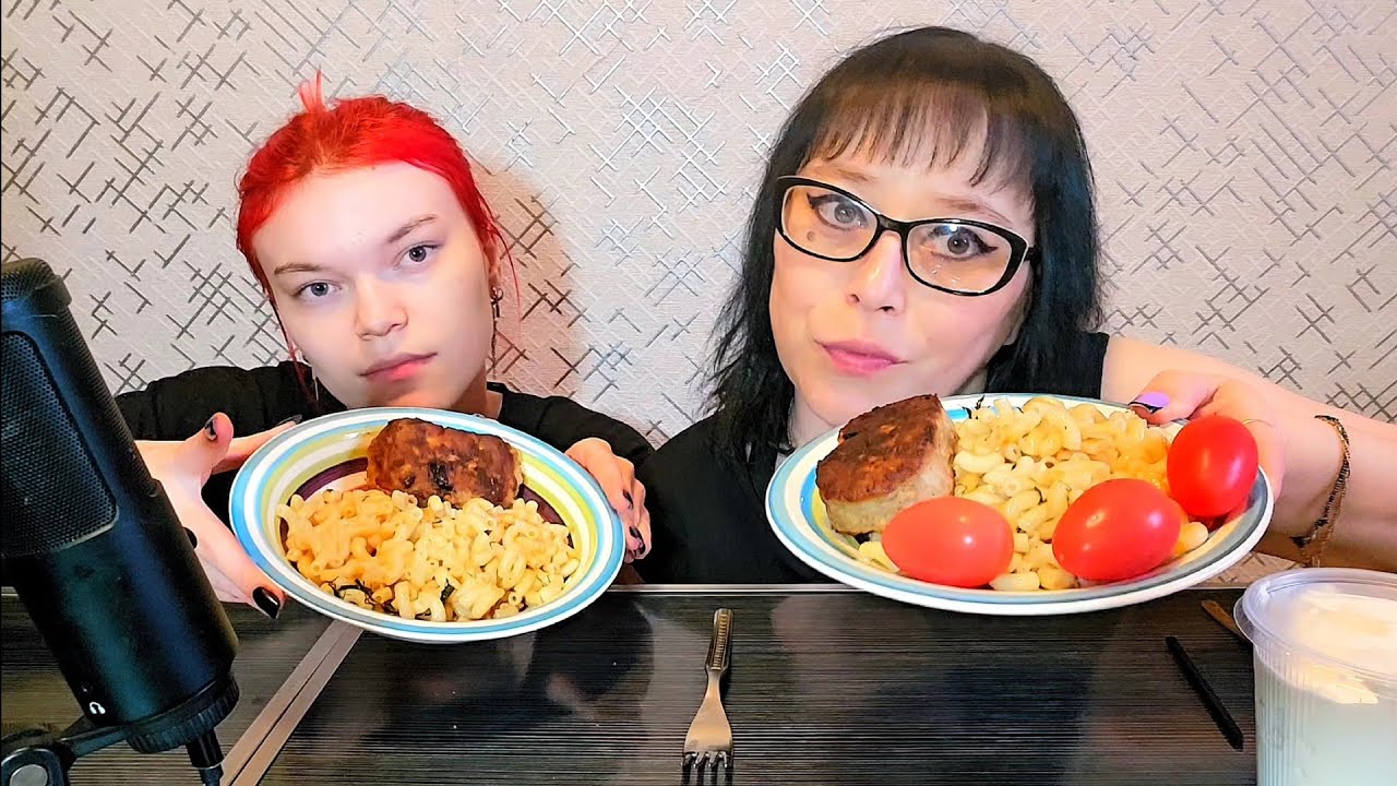 Мукбанг | Котлеты с макаронами | Обжор Асмр