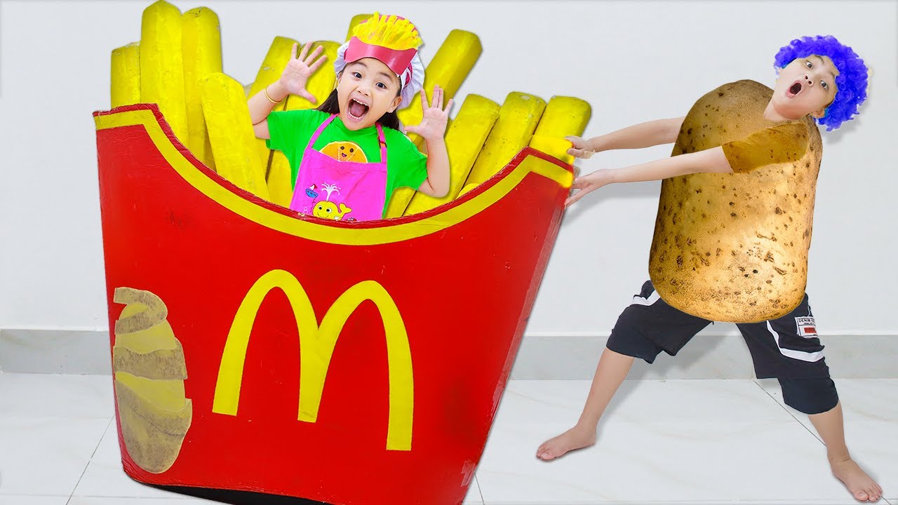 Annie Make Giant French Fries from Potatoes  Kids Play with Kitchen Cooking Toys