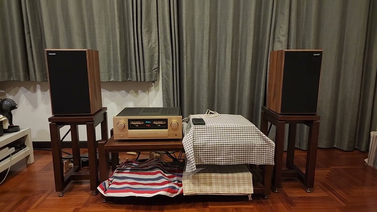 Accuphase E4000 , Harbeth 30.2 XD , AK SP3000 , Johnny Cash - The Sound of Silence
