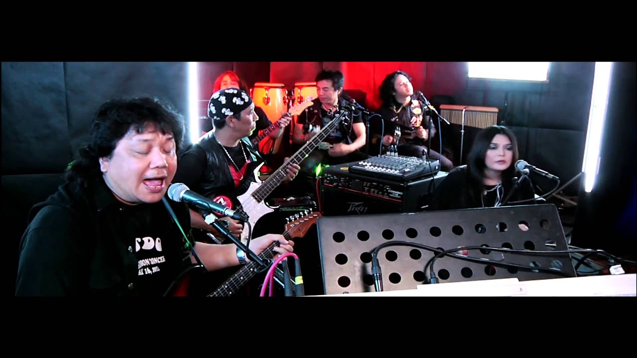 HOTDOG PERFORMS LIVE AT AMERASIAN