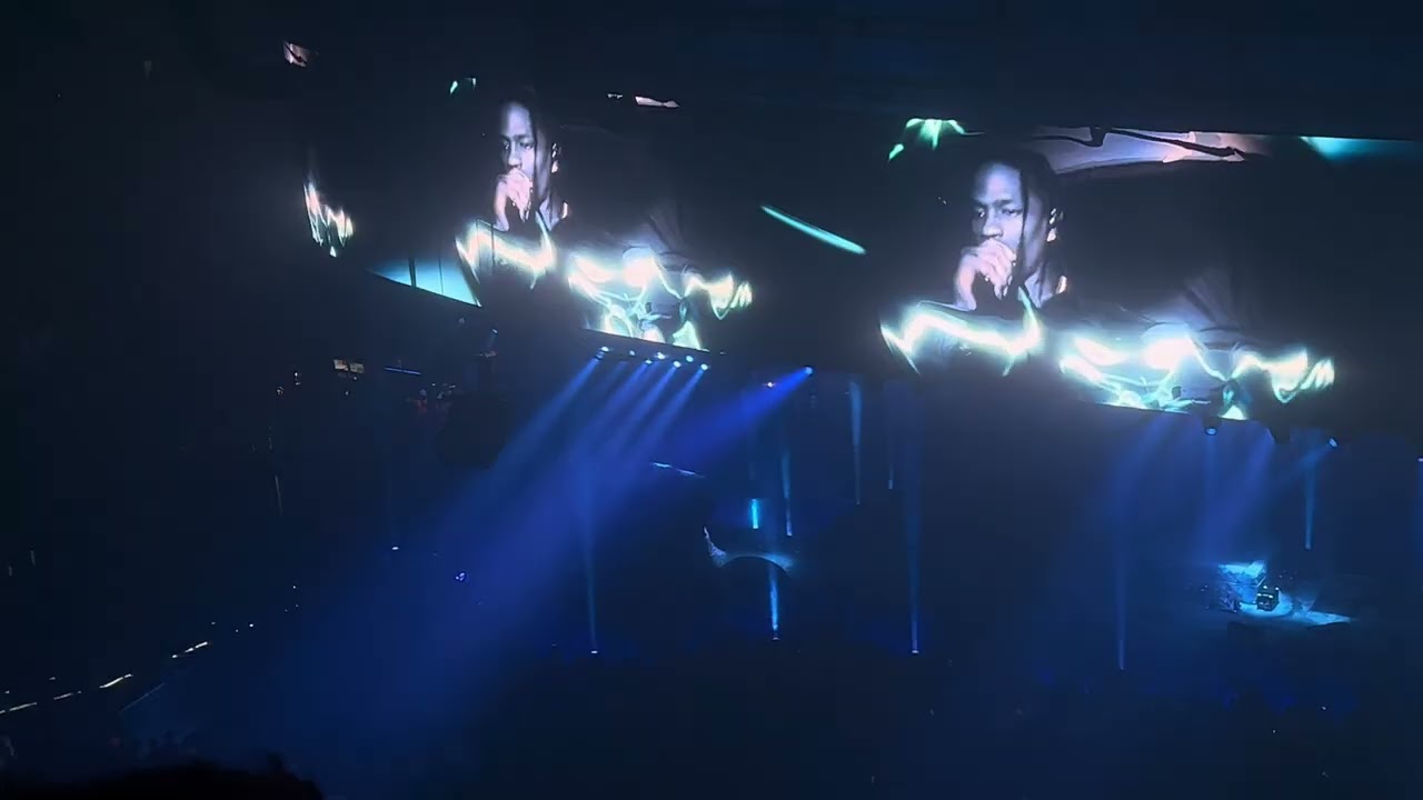 Travis Scott -TELEKENESIS & Gives random kid his shoes - (Live at Ball Arena)