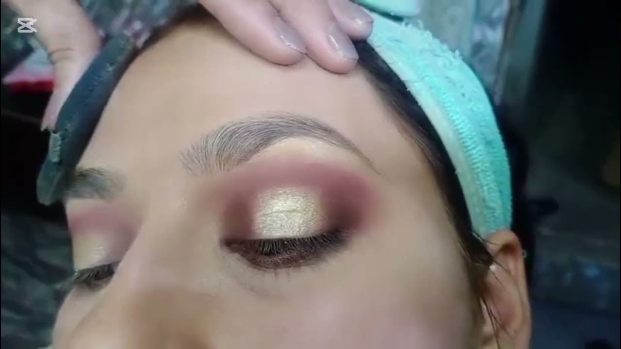 Hello eyes makup look Soo amazing 🤩 by just one beauty salon ❣️