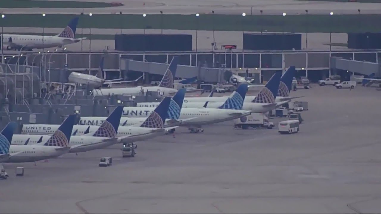 Man opens emergency exit of moving plane, walks onto wing at O’Hare Airport