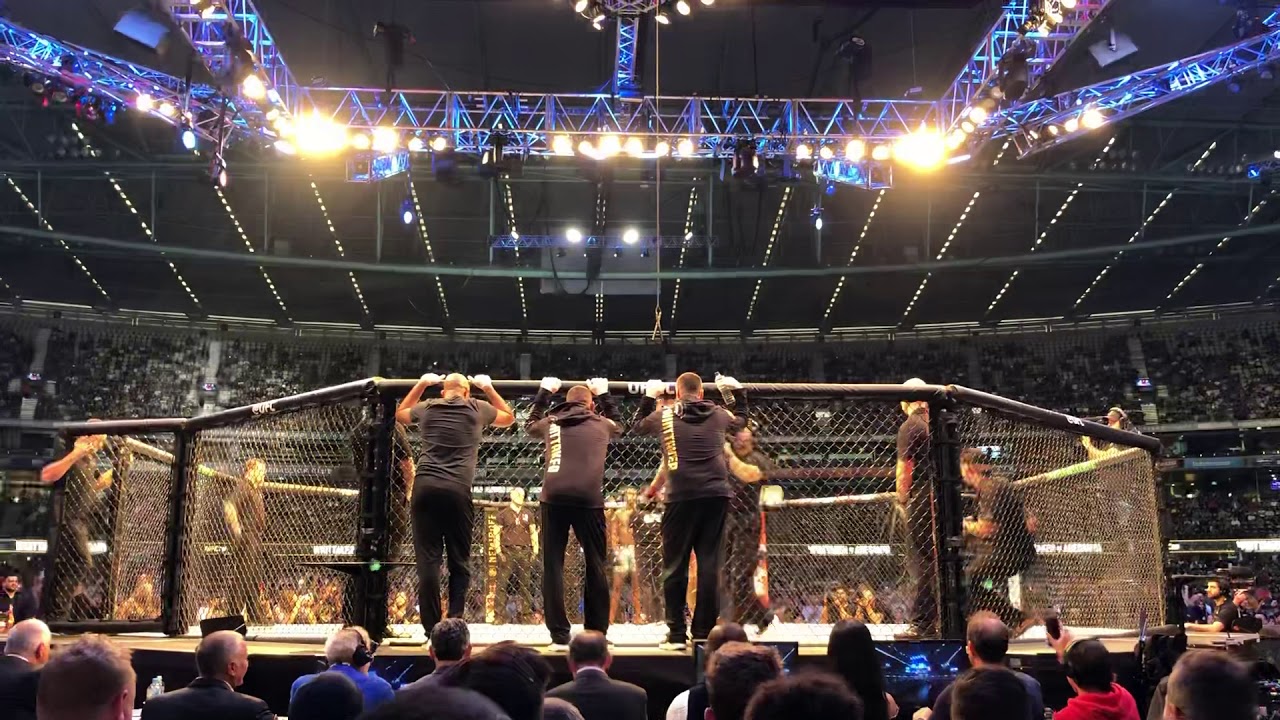 Ring Announcer Bruce Buffer Melbourne Israel Adesanya be Robert Whittaker in UFC 243