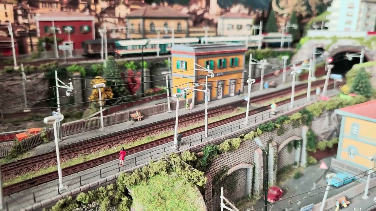 Plastico in salotto (scala N)