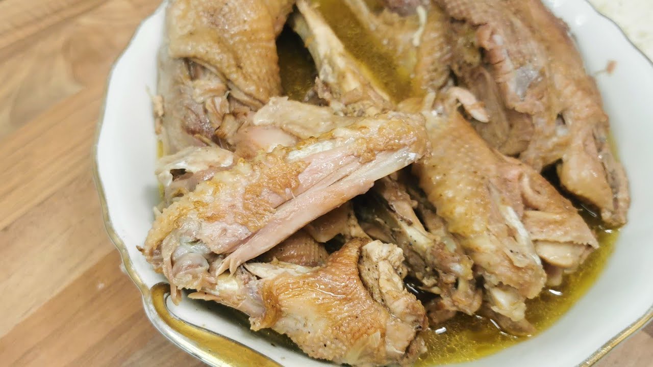 کەڵەشێر ئامادە بکە بەشێوازێکی تایبە ت طريقة طبخ الديك البلدي. Leckere hahn