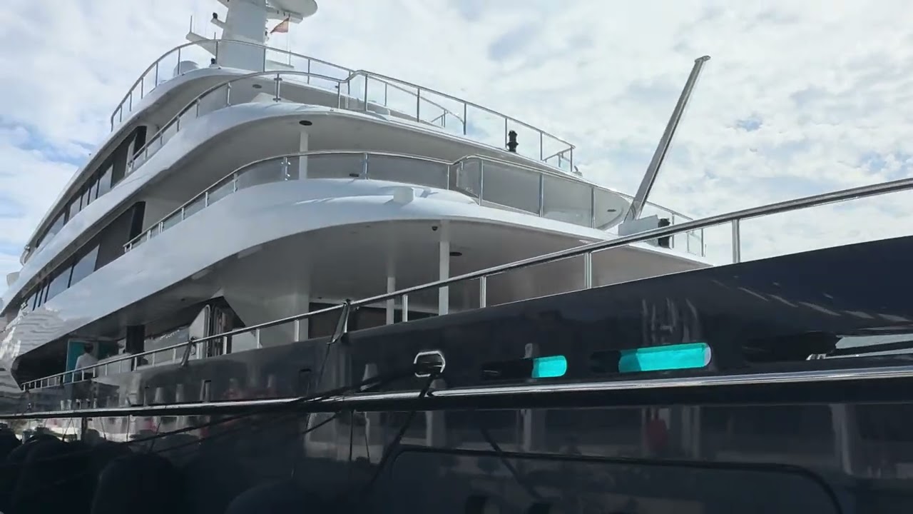 Málaga Port ⚓️🇪🇸 HBC 85.6 m superyacht built by Abeking & Rasmussen