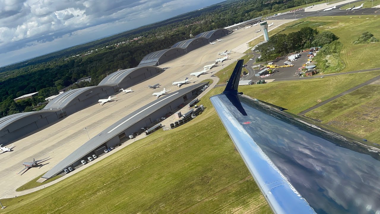STEEP TAKEOFF | Embraer Phenom 300 Takeoff from Farnborough Airport