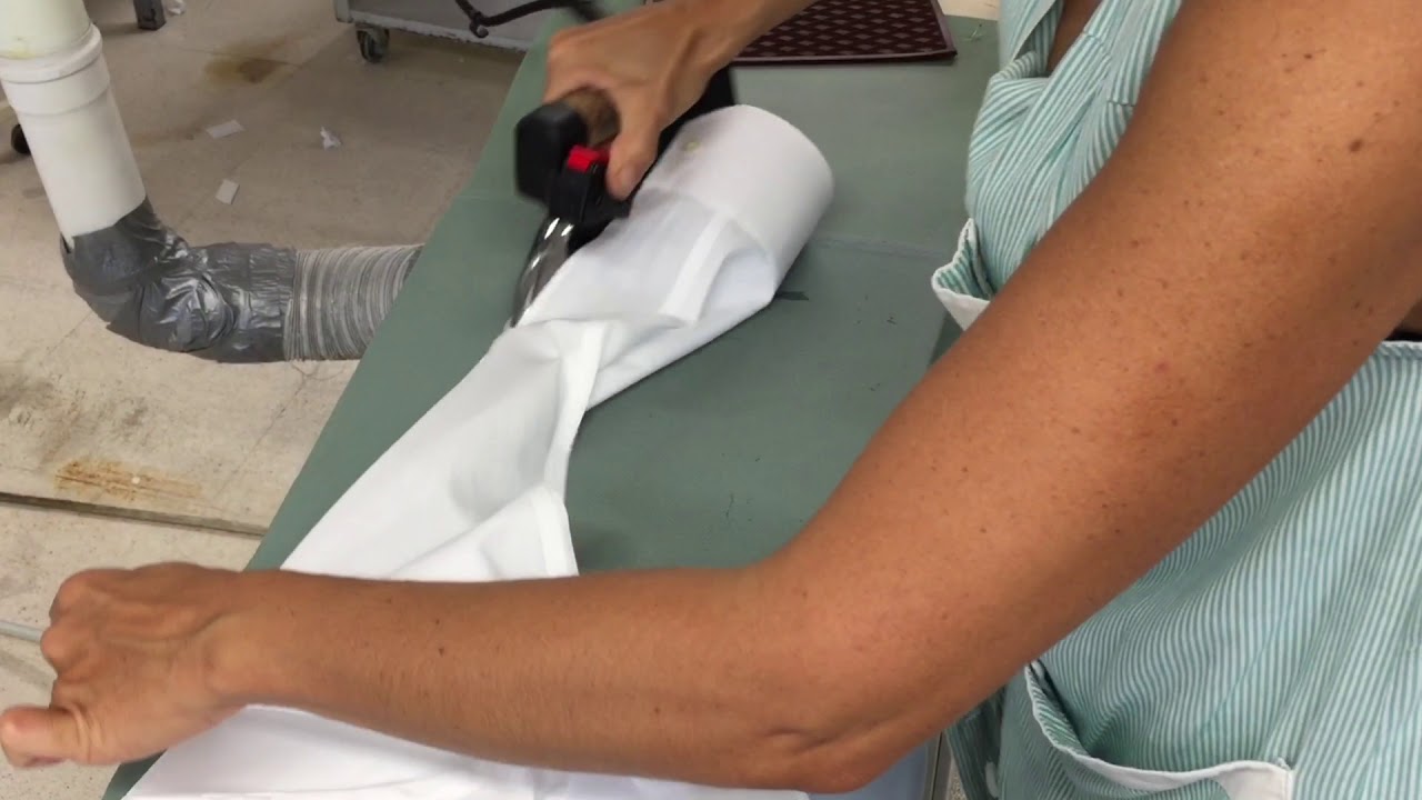 Stiriamo le camicie | Camiceria Smeralda a Camerano
