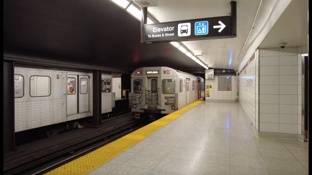 TTC Subway Ride on line 2 from Kipling Stn to Ossington Stn on Canada's Day Holiday (July 1st, 2023)