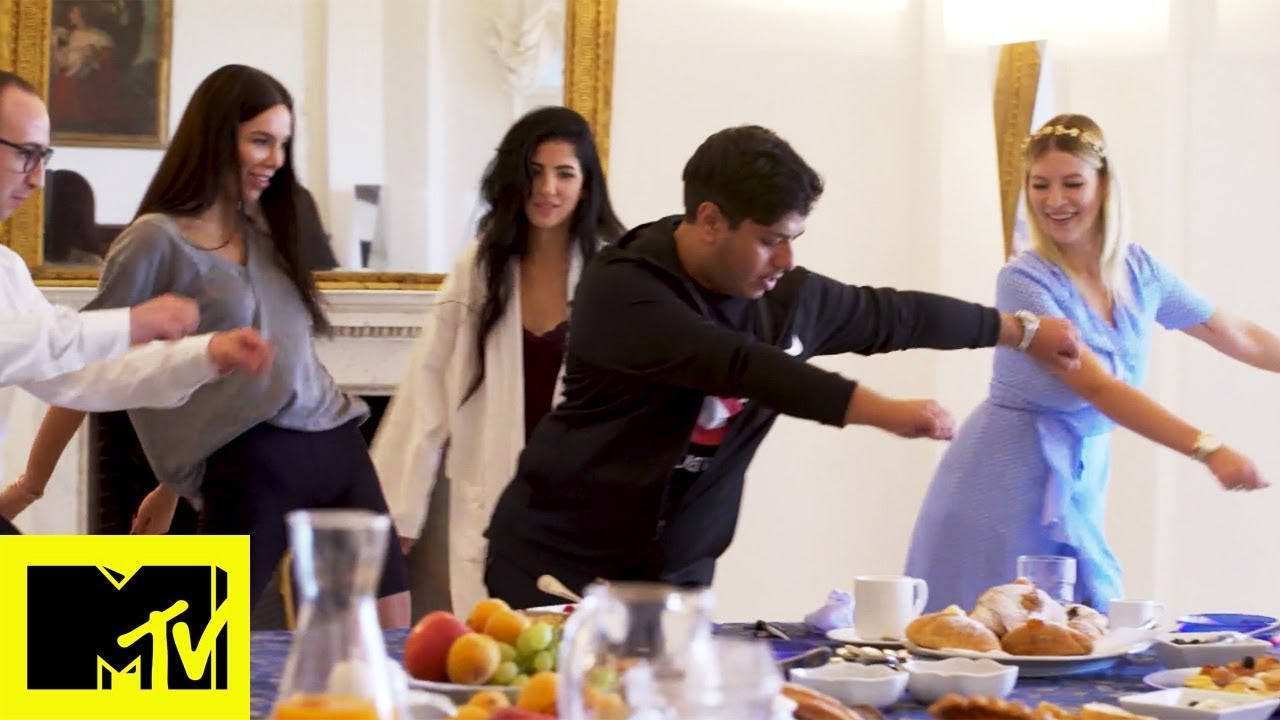 Riccanza World: Floss Dance a colazione per Liliana, Marta, Elena e Farid (episodio 3)