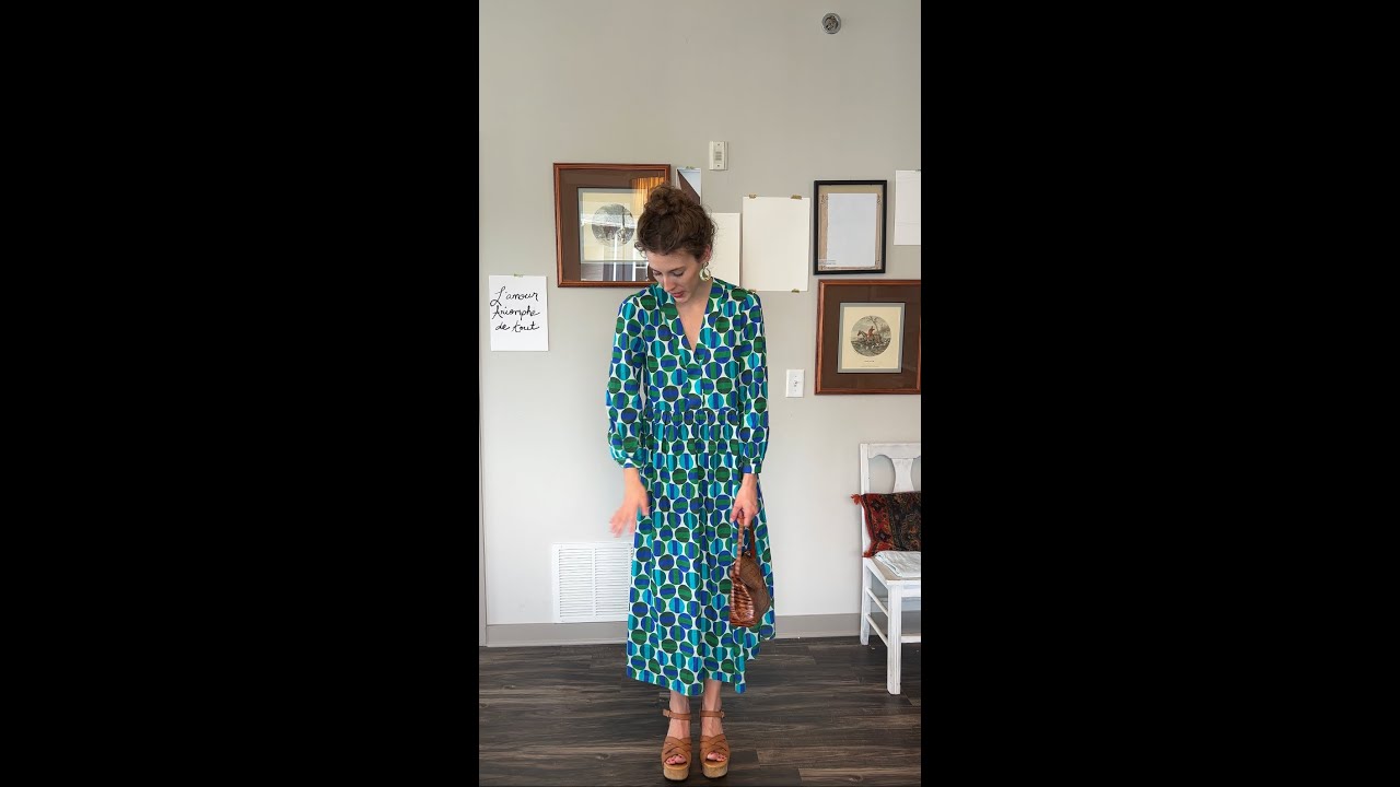 How to Create a Perfect Maximalist Capsule Wardrobe for Traveling