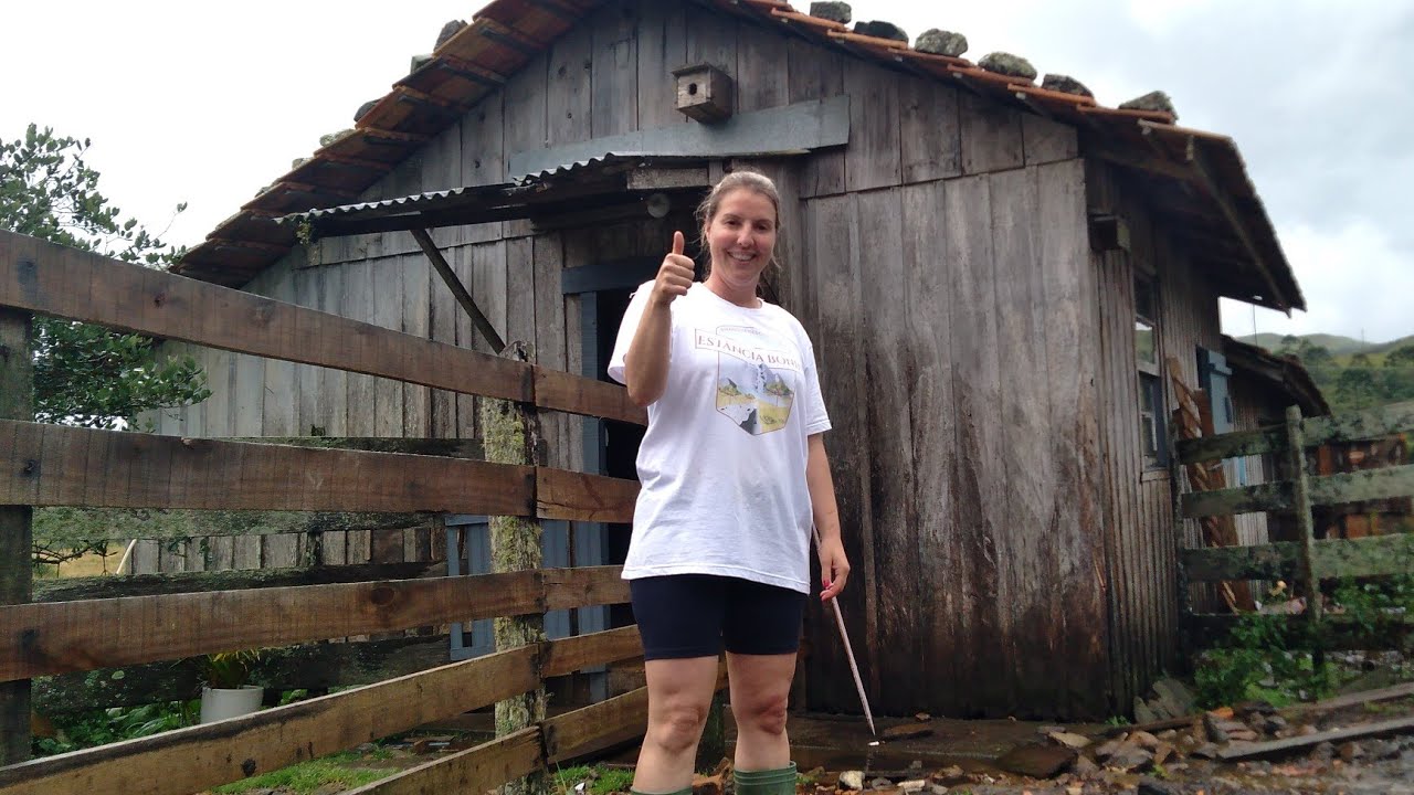 URUBICI - MULHER 43 ANOS ABANDONOU A CIDADE PARA VIVER NO SITIO