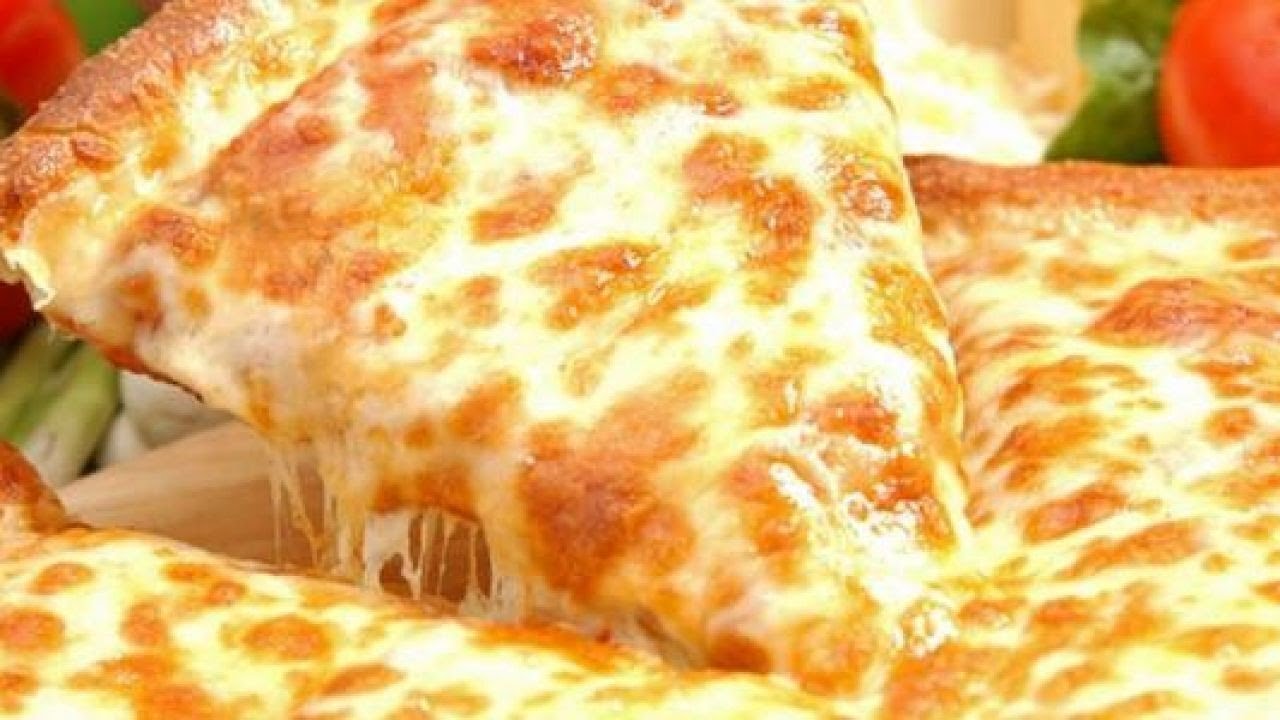 الى مجربتيش هاذ البيتزا مجربتي حتى حاجة فحياتك/بيتزا 🍕 بالصلصة البيضاء بدون بيشاميل مذاق خطير