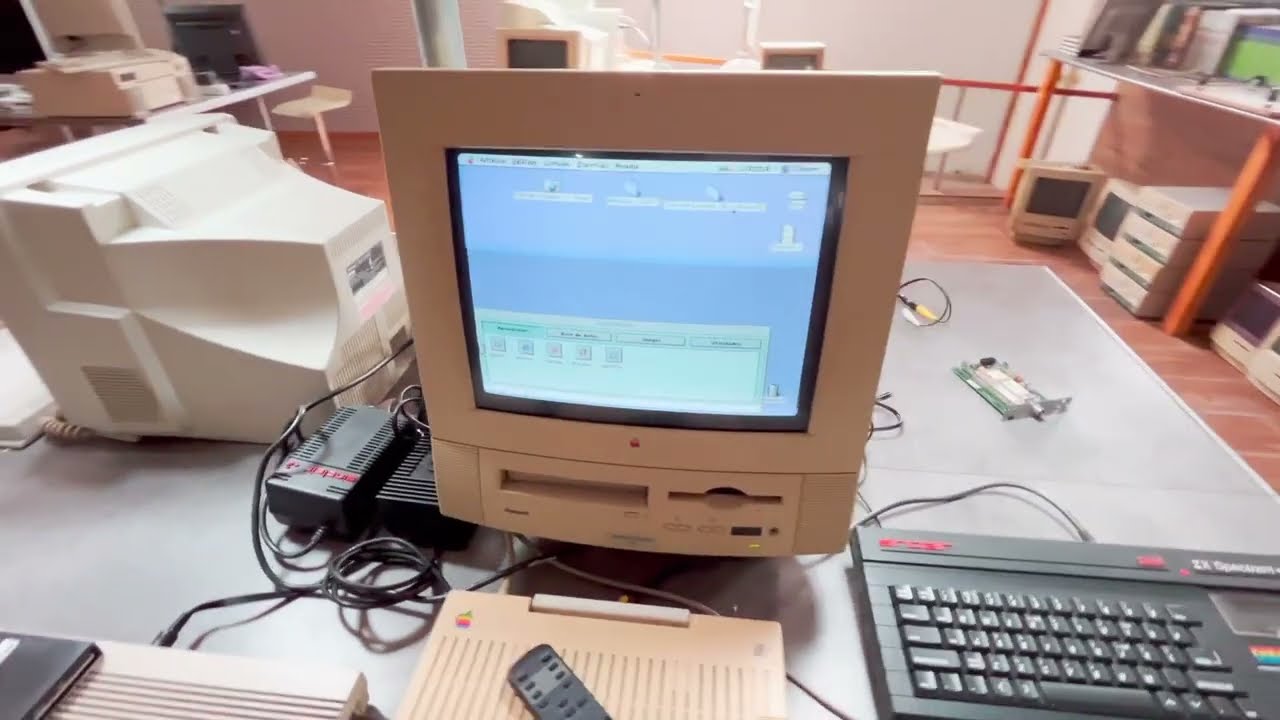 Commodore 64c, Apple IIc y Sinclair ZX Spectrum visualizados desde un Macintosh Performa 5300