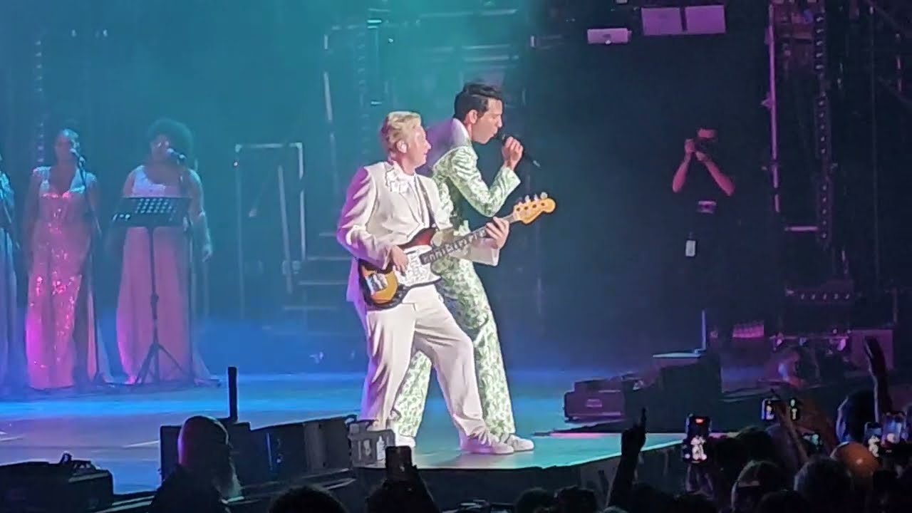 Mika,  Nîmes,  Big Girl in the crowd,  26/06/2025
