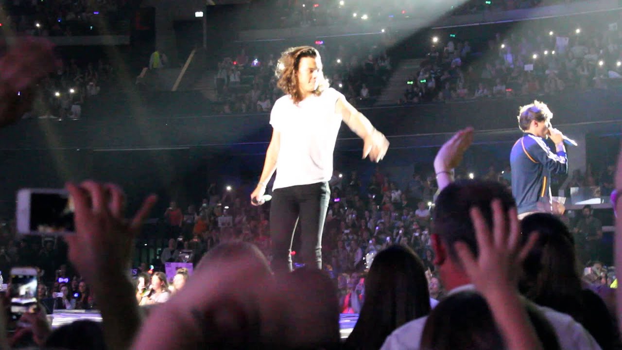 One Direction OTRA - Glasgow 7/10/15 - Story of my Life (HQ-ish)