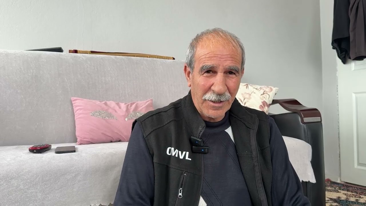 Diyarbakır’ın Hazro İlçesine bağlı Teknebaşı köyünde karlar altında köy muhabbetleri 