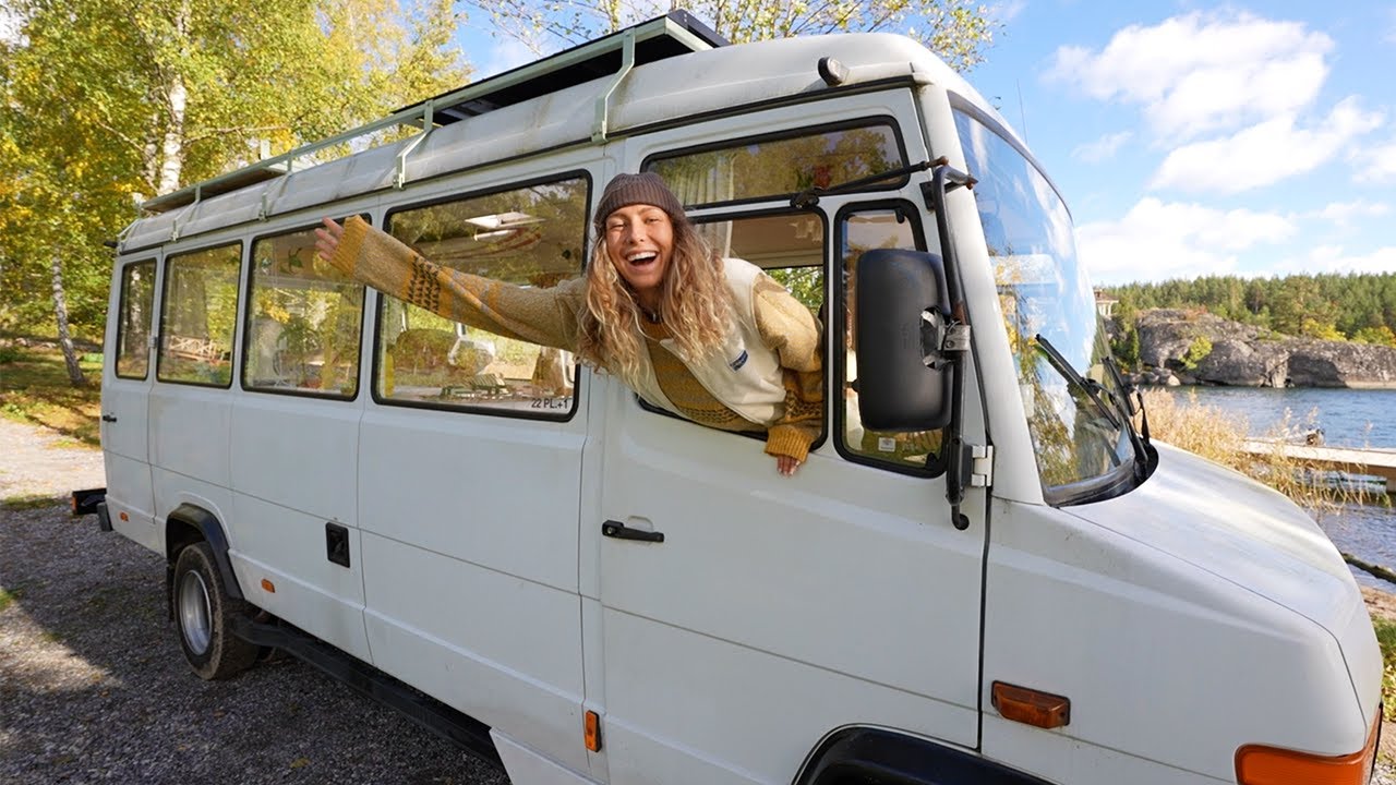 FULL HOUSETOUR I VÅR RETRO SKOLBUSS!!