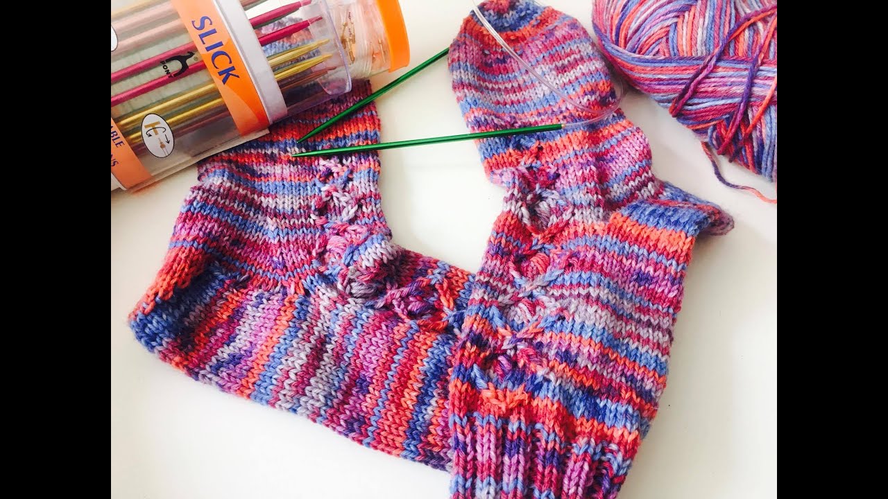 2 Socken gleichzeitig stricken - anschlagen und das Bündchen stricken