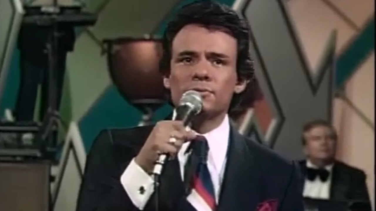 José José -  Voy A Llenarte Toda (En Vivo)