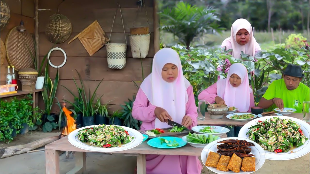 Okra paling enak ditumis sama teri sederhana tapi enak bikn nagih, ikan tempe goreng, masakan desa