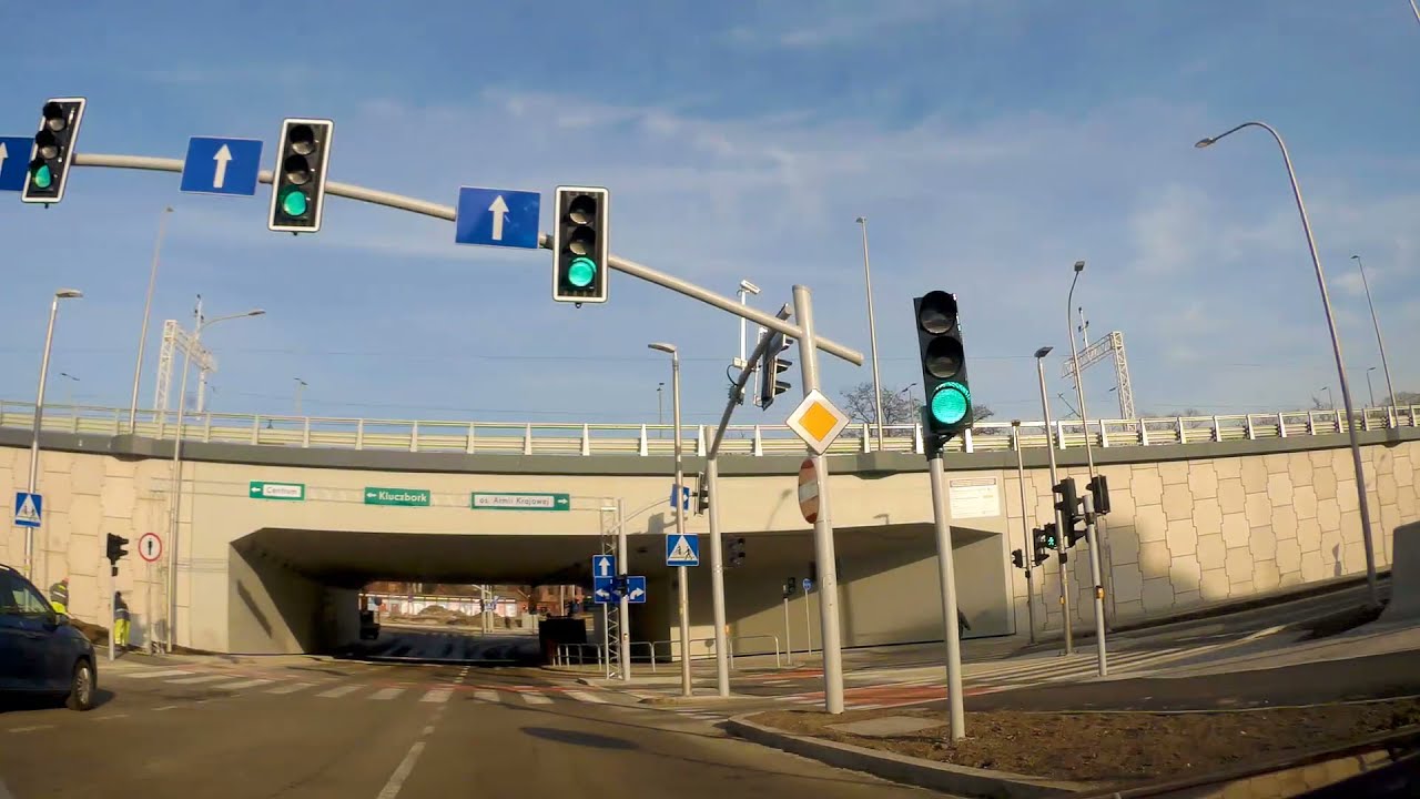 OPOLE - Przejazd autem przez Centrum Przesiadkowe u zbiegu ulic Nysy Łużyckiej i Oleskiej 10.01.2022