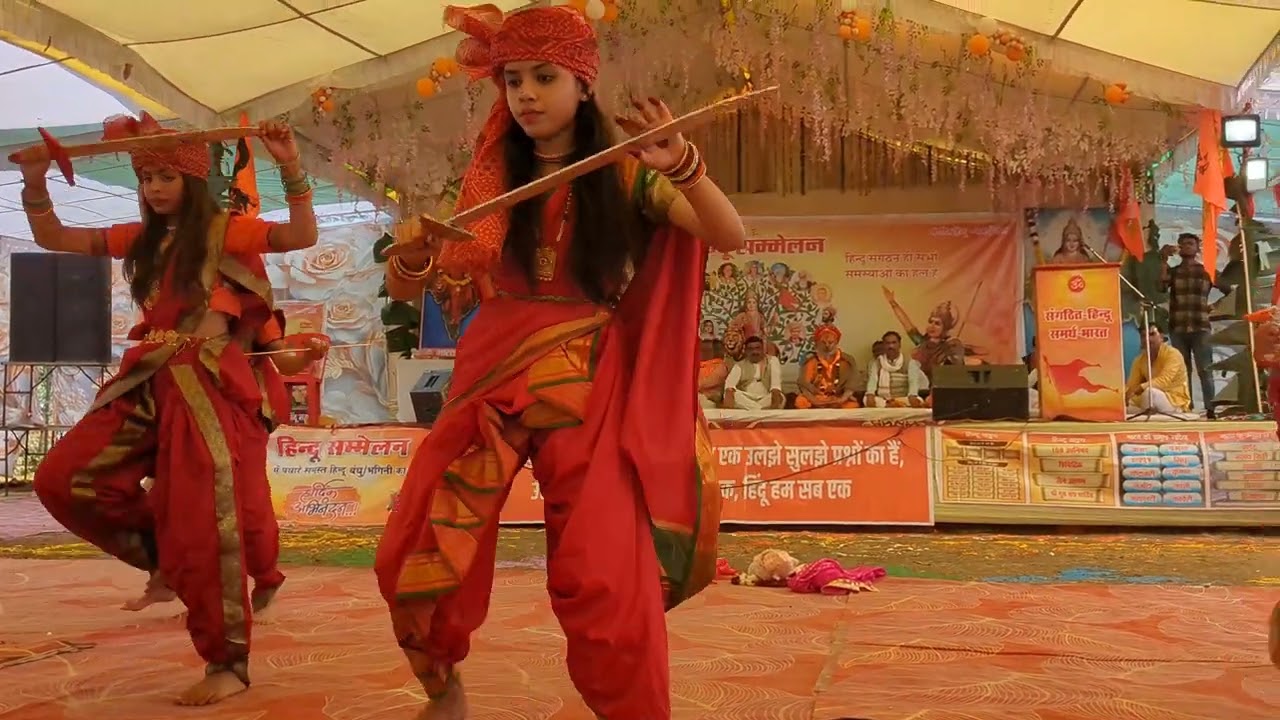 रानी लछमी बाई पात्र एवं सहेलिया ने बीर रस ओर युद्ध अंग्रेजो से टकरार 13,1,26
