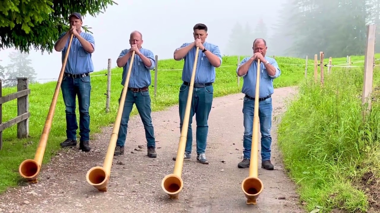 Alphorn blasen 🇨🇭 Schweizer Tradition