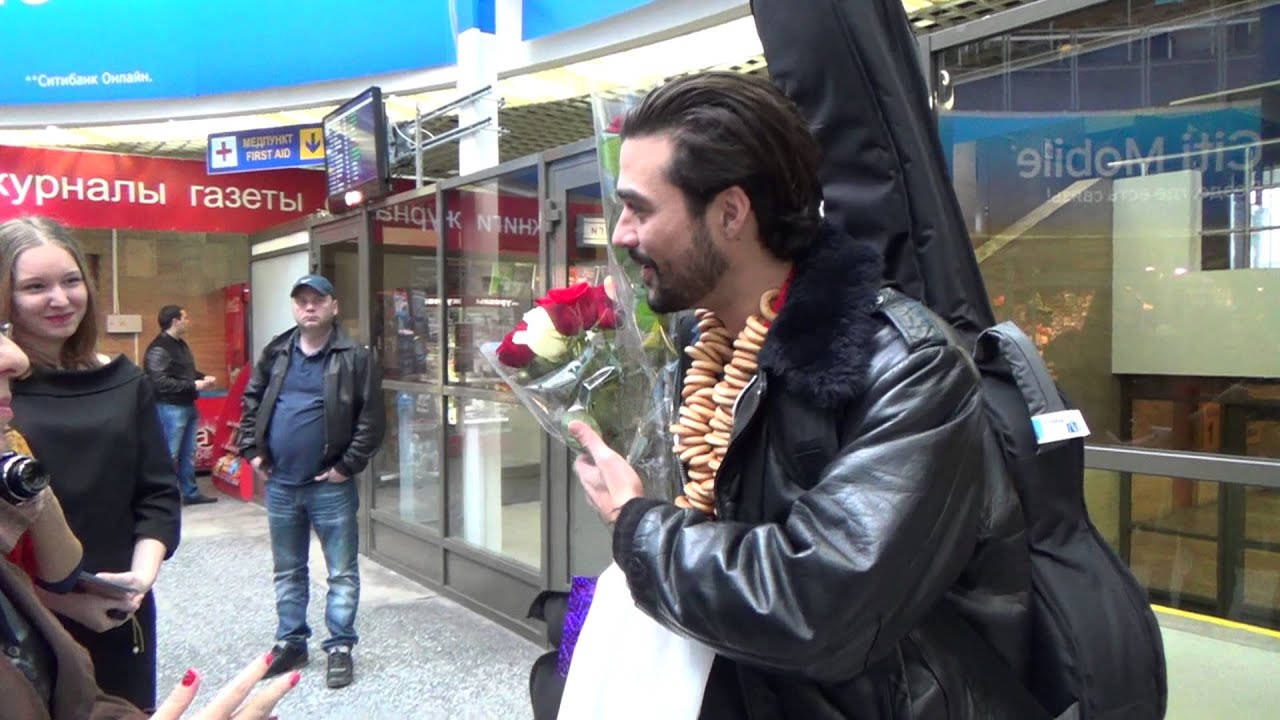 Florent Mothe  в аэропорту  Санкт-Петербурга 10.10.2013 (By ViktoriaZv)