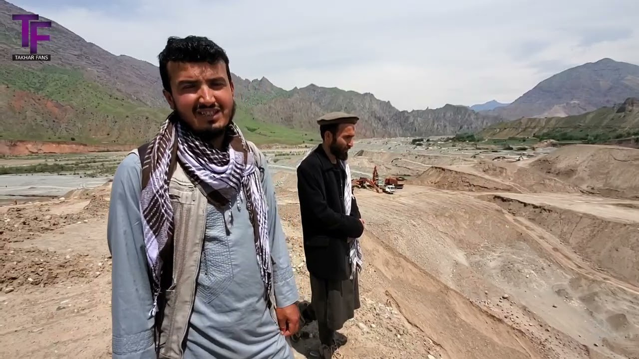 بلاخره بعد از یک سفر طولانی رسیدیم به دهکده پایان مور در ولسوالی شهر بزرگ ولایت بدخشان...