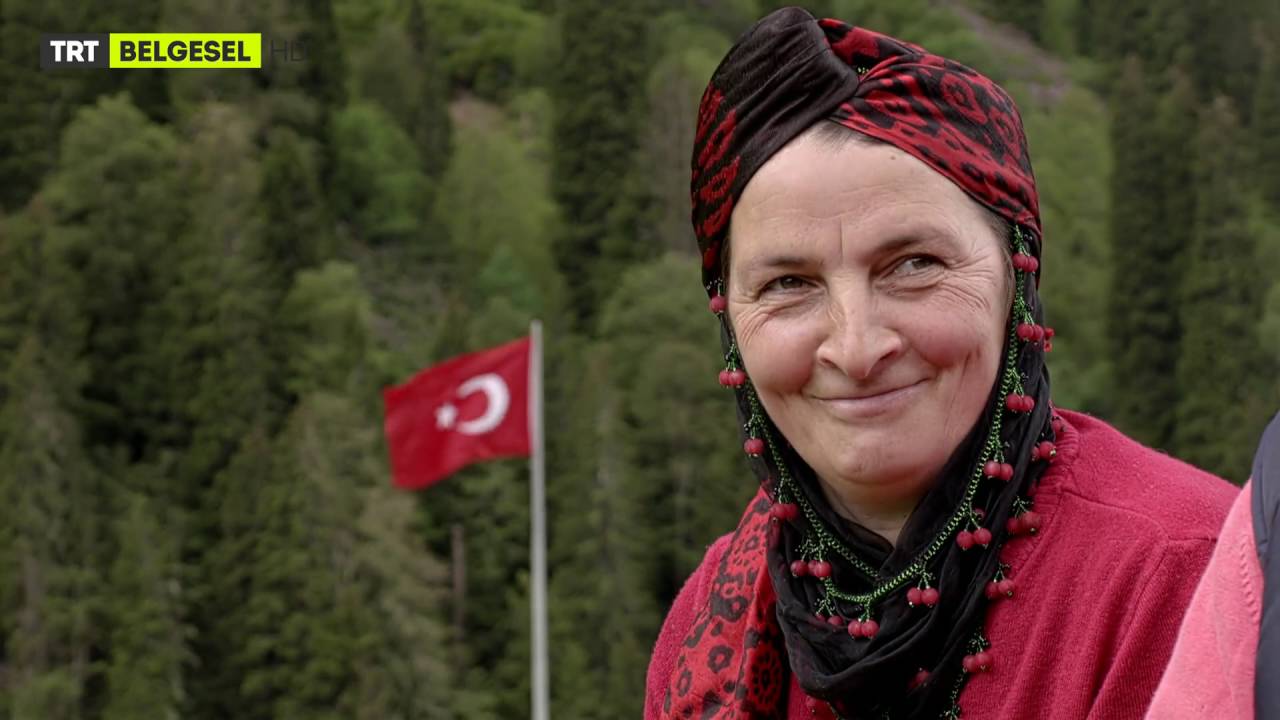 Toprak Kokusu | 2. Bölüm