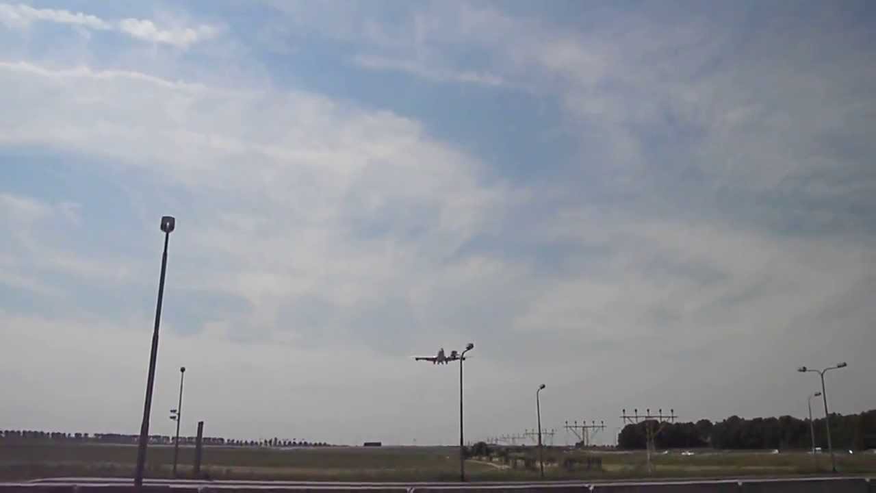 Aankomst KLM 747 op de Kaagbaan op Schiphol
