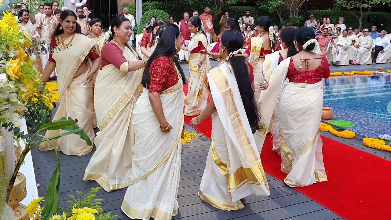 Vishal Richa wedding - Thiruvathira Dance - Paarvanendu Mukhi  Paarvathy (പാര്‍വണേന്ദുമുഖി പാര്‍വതി)