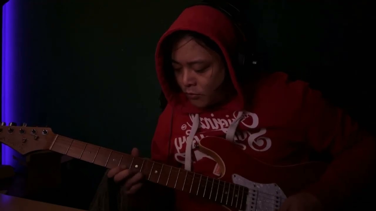 Practice session guitarsolo improvisation / freestyle on random backing heart felt rock track in Bb